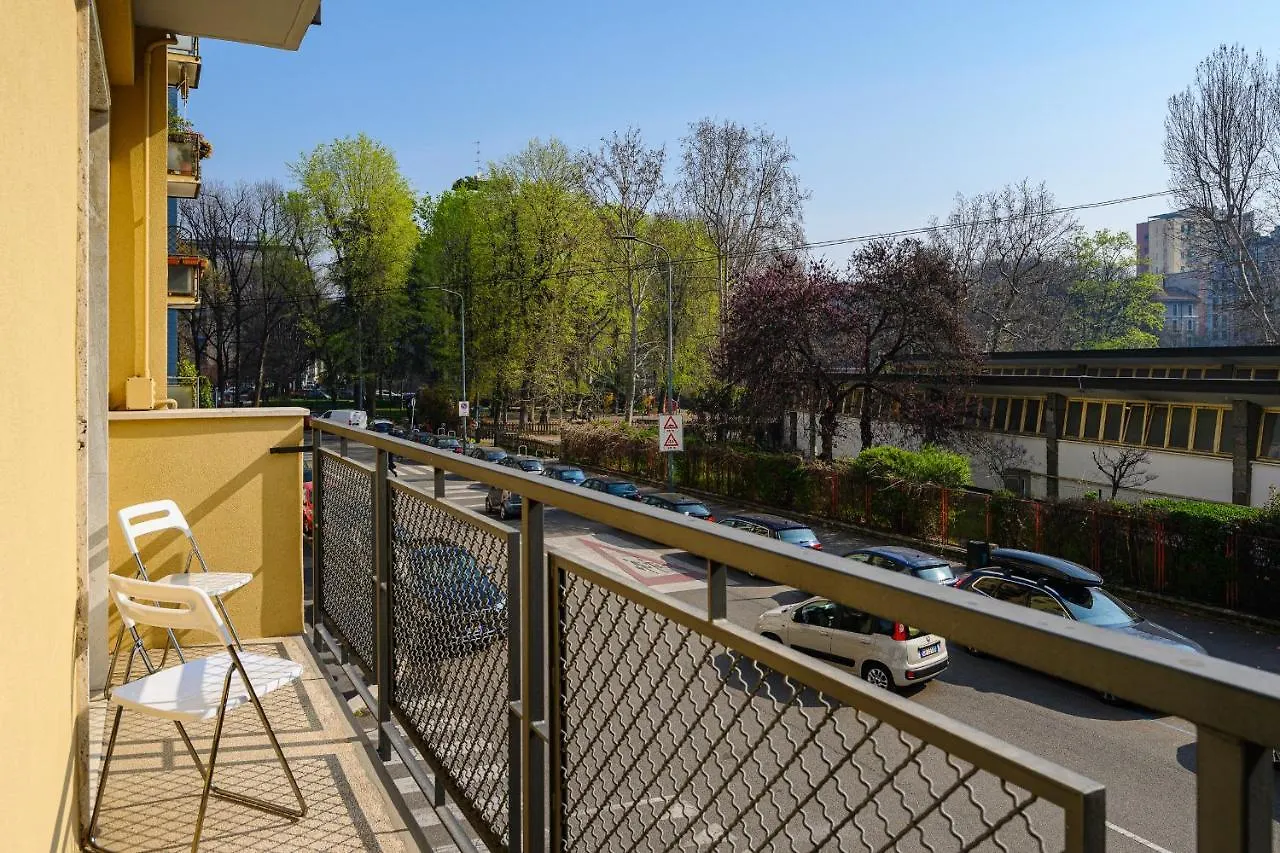 Classbnb - Appartamento A 200 Metri Dalla Metro Pagano Milano 0*,  Italia